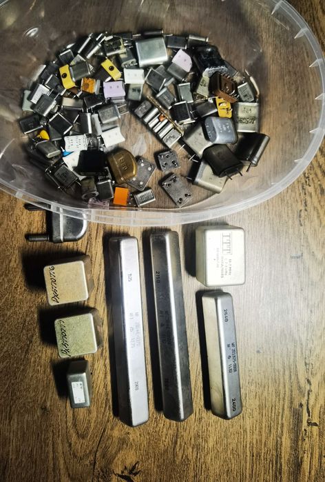 Telecomenzi radio,cristale,frecventmetru