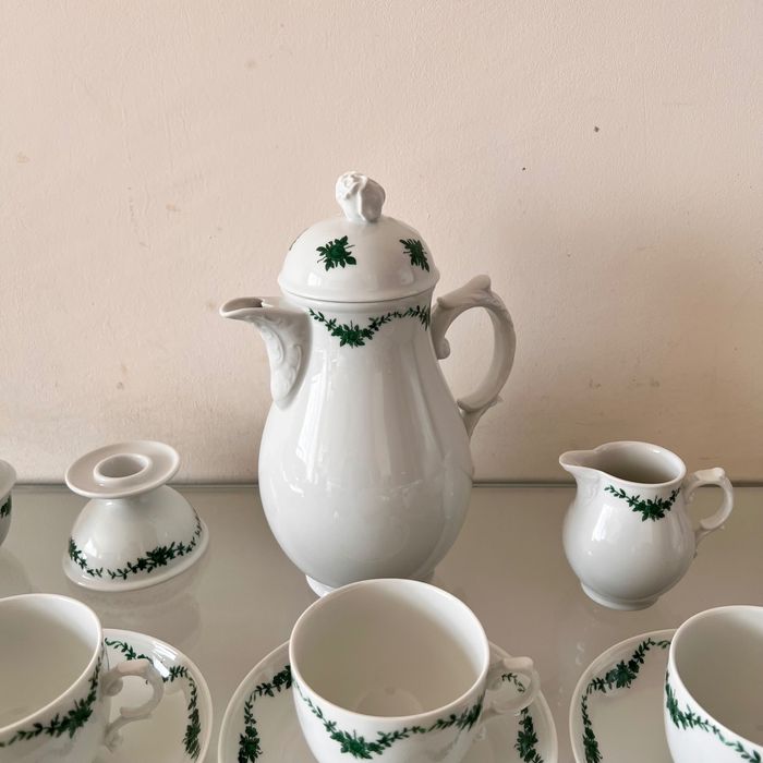 Alt Fürstenberg “Schlossgarten – Grüne Ranke” – кафе сервиз за 9 души