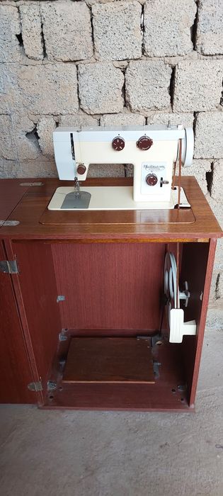 Швейная машина ЧАЙКА-143