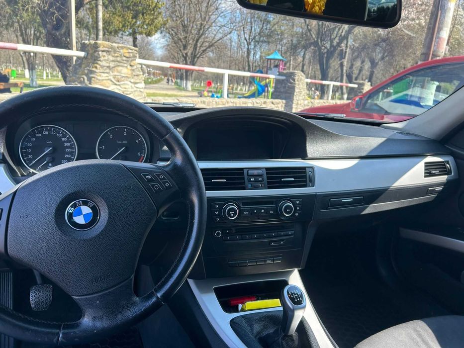 BMW 3 Series 2011 — imagine 4