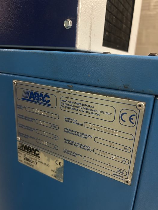 Compresor de aer pe surub ,melc,complet cu uscator si rezervor