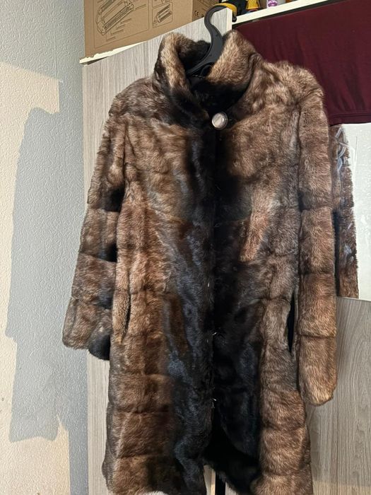 Продаю шубу не эко