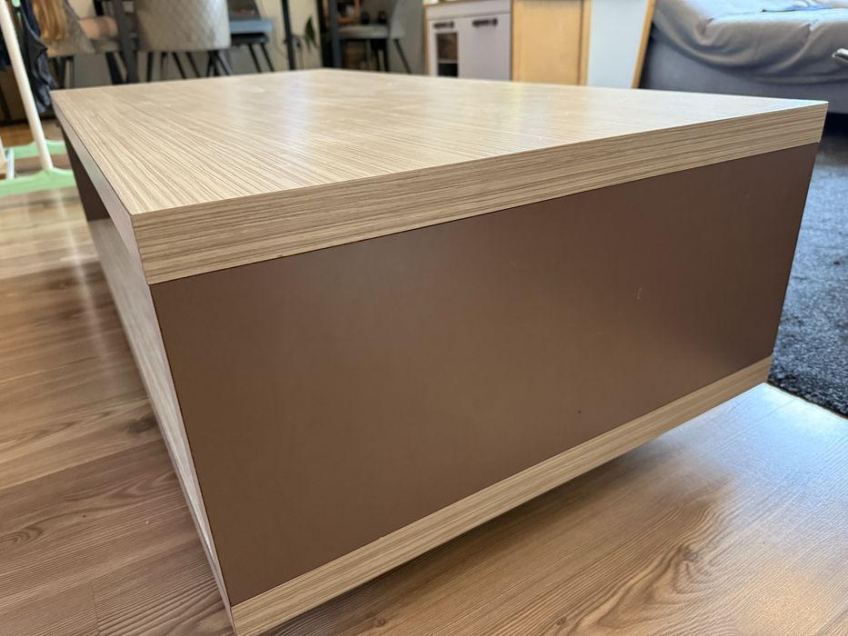 Продавам холна маса МДФ