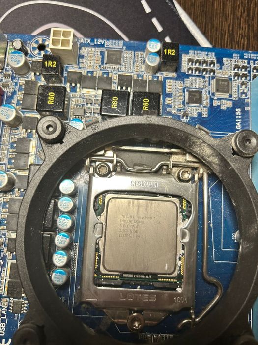 Материнская плата