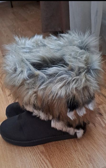 Ugg cu blanita .