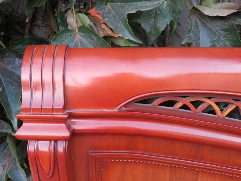 Класическа спалня