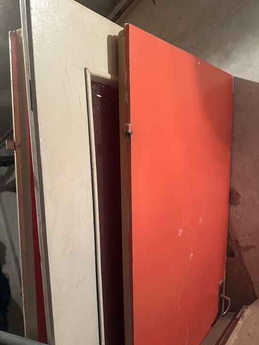 Дървени врати 2 броя - 195х73.5см. и 190х75см.