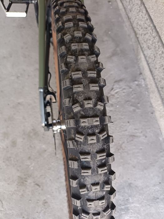 Ново електрическо колело Cube Stereo + зарядно