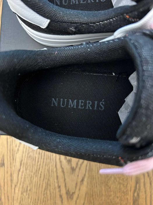 Adidași NUMERIS 42