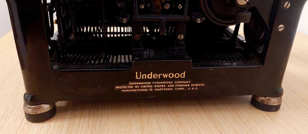 Стара пишеща машина Made in USA