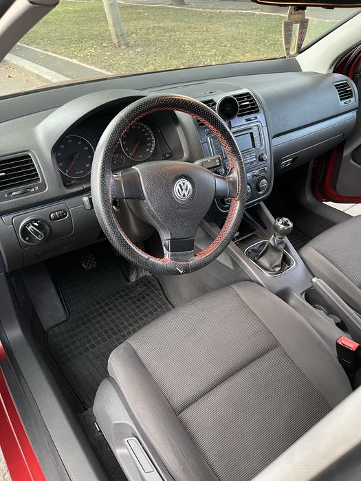 VW Golf 5 1.4 benzina (negociabil)