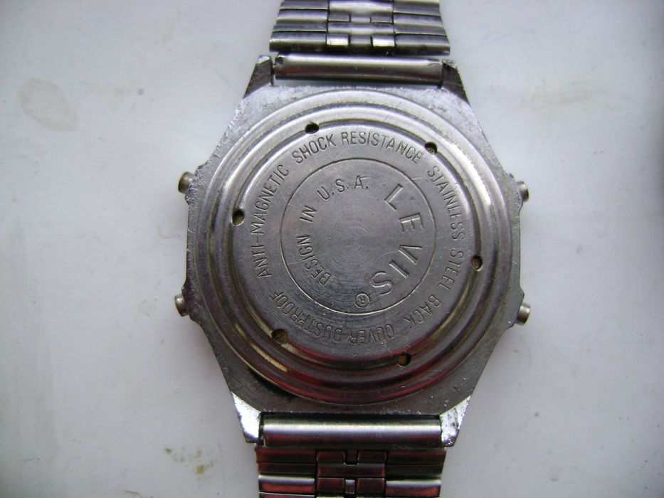 Продавам 5 броя кварцови часовника Levis,Master Anker,Sekonda,Swatch