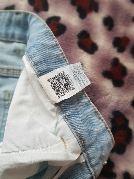 Blugi pentru adolescenți