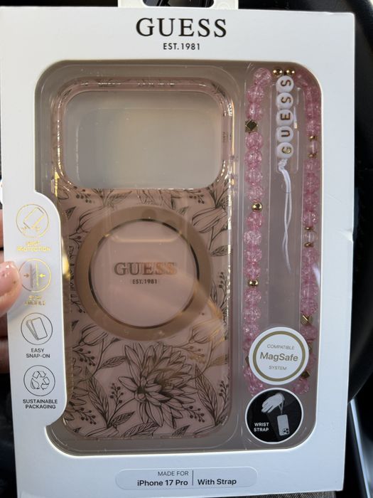 Калъф за iphone 17 pro Guess