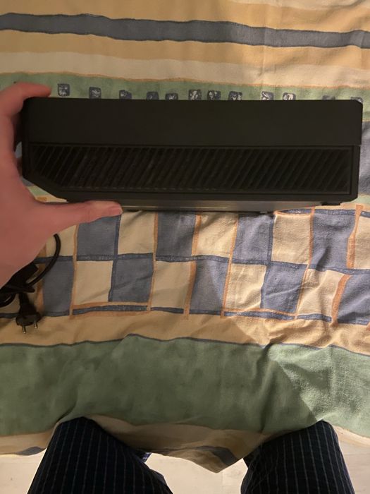 Vand xbox one, 2 controllere + fc24, totul PERFECT functional