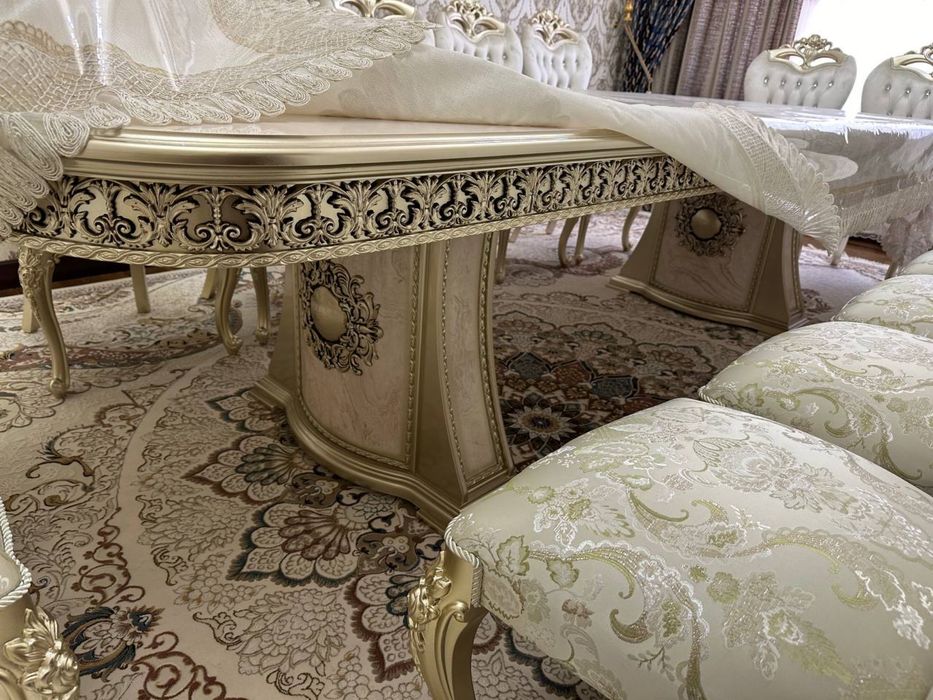 Stol stul 14 tali sotiladi holat yahshi.