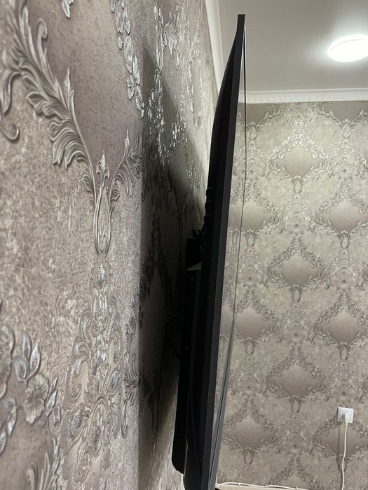 Смарт телевизор TCL  143 cm