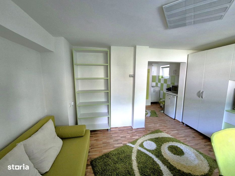 Garsonieră recent renovată, ultracentral (vis-a-vis UMF), de închiriat