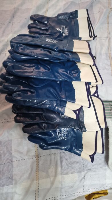 Продам перчатки Ликом