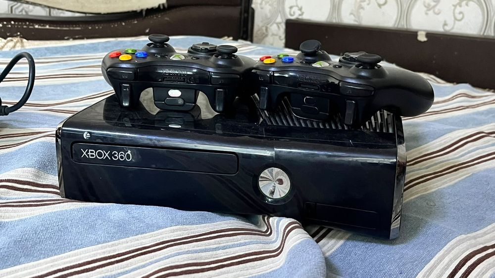 Xbox 360 в отличном состоянии