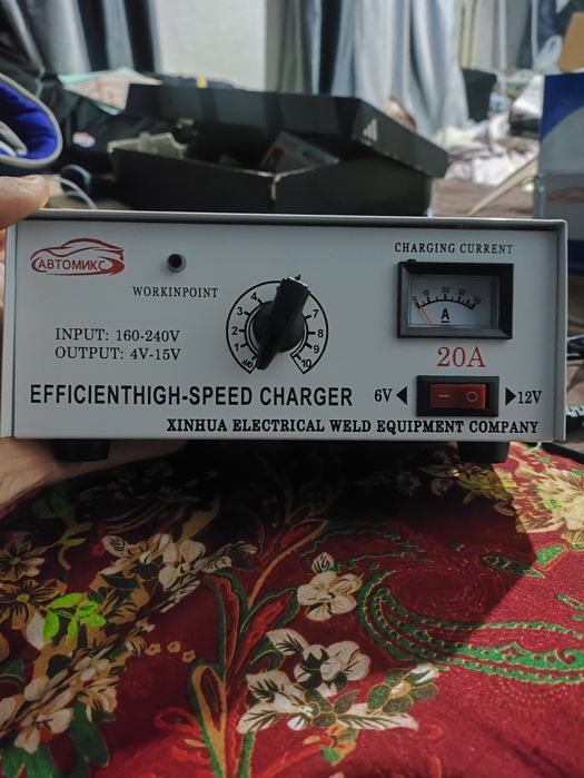 Продаю Зарядчик Аккумулятора