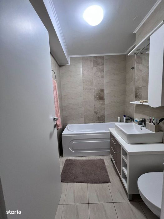 Apartament 2 camere, bucatarie separata, balcon, parcare,in Cosmopolis