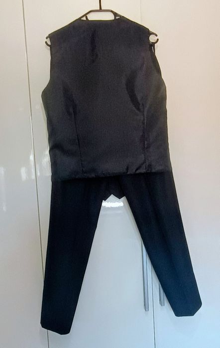 Costum elegant cu trei piese