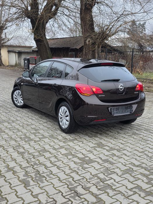 Opel astra J 1.7 cdti 131 cp