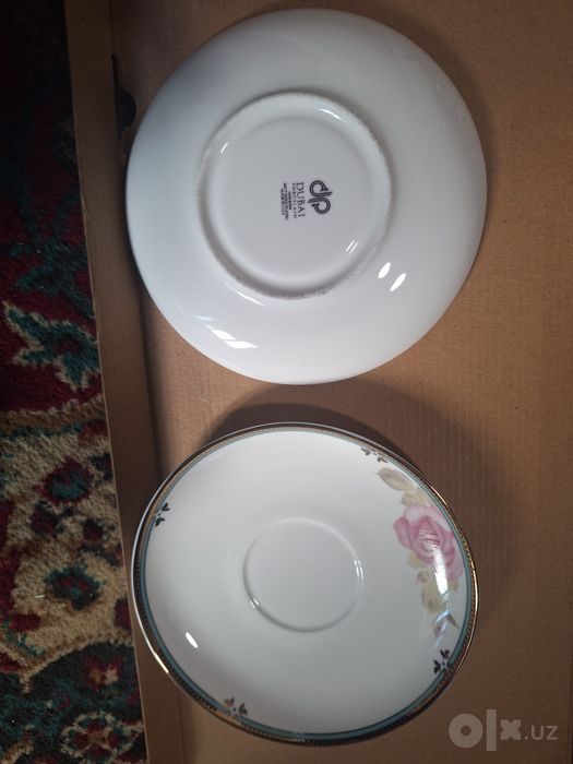 Фарфоровое изделие марки Dubai Porcelain