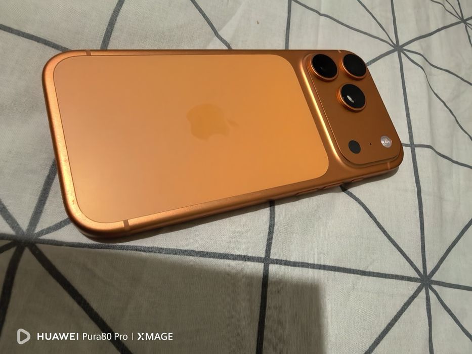IPhone 17 pro-оранжев