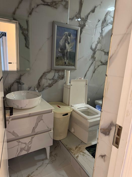 Центр, Метро Космонавтов , 3х комнатная , 94кв/м. ЕвроРемонт с мебелью