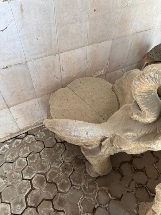 Продам Стол и стулья