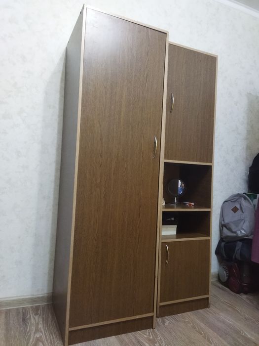 Два шкафа каждый по 20 тысяч