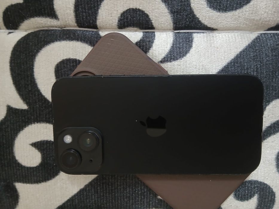 Продам айфон 15/128