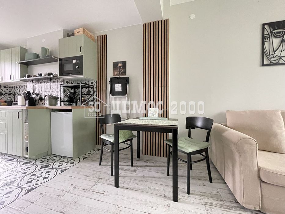 Дава се под наем Двустаен апартамент в Варна, ЖП Гара - 75 кв.м за 765 € - Снимка #2