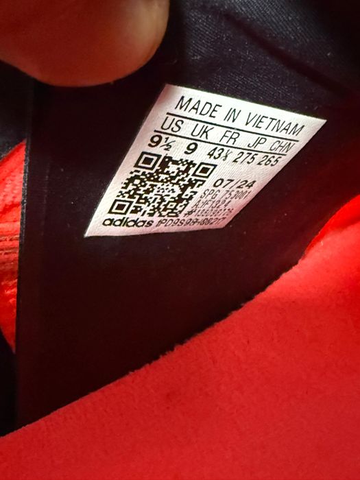 Ghete de fotbal pentru gazon sintetic