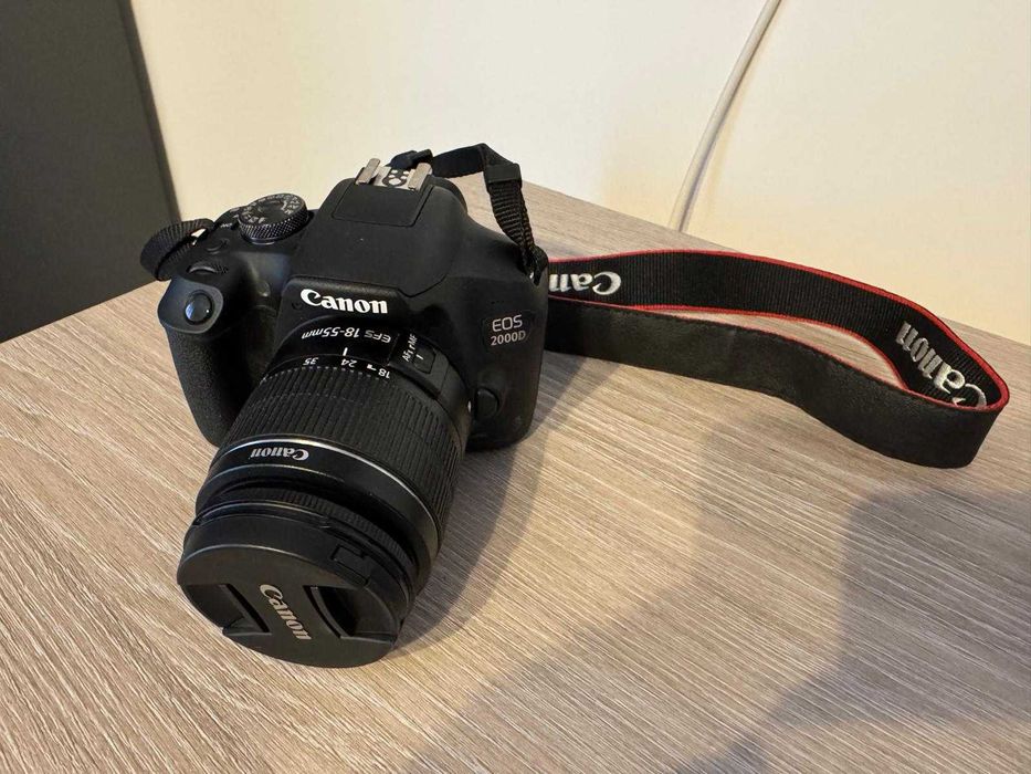 Camera foto DSLR EOS 2000D