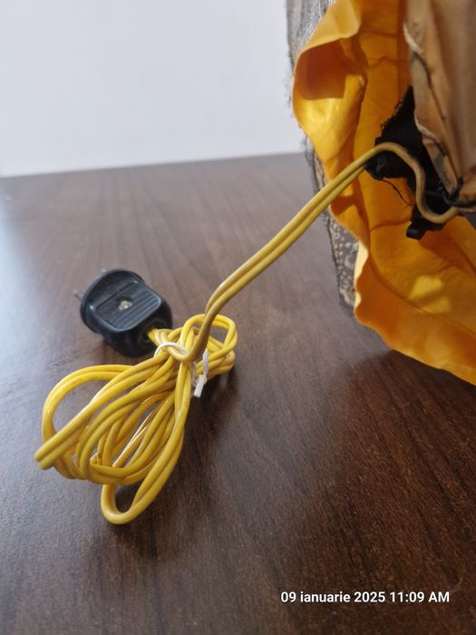 Veioza, lampa - papusa din porțelan