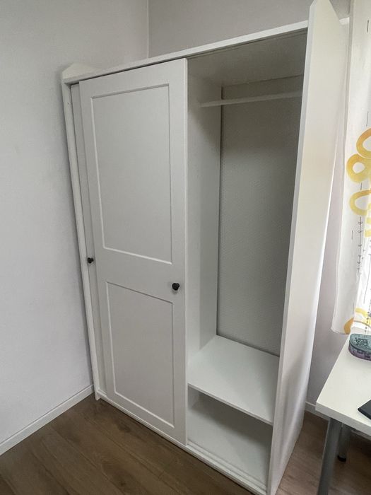 Vand dulap haine Mobilier IKEA HAUGA – stare foarte bună