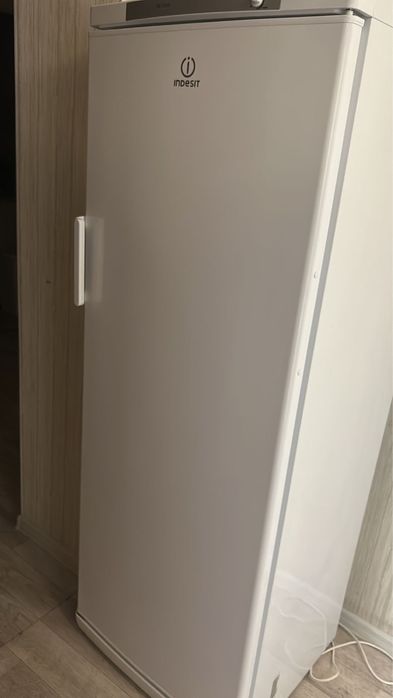 Продам морозильник (нерабочий)