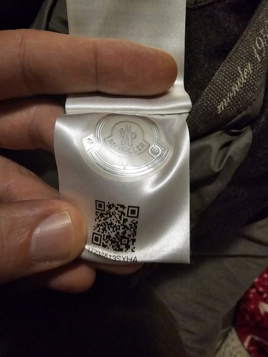 Moncler яке S размер оригинално