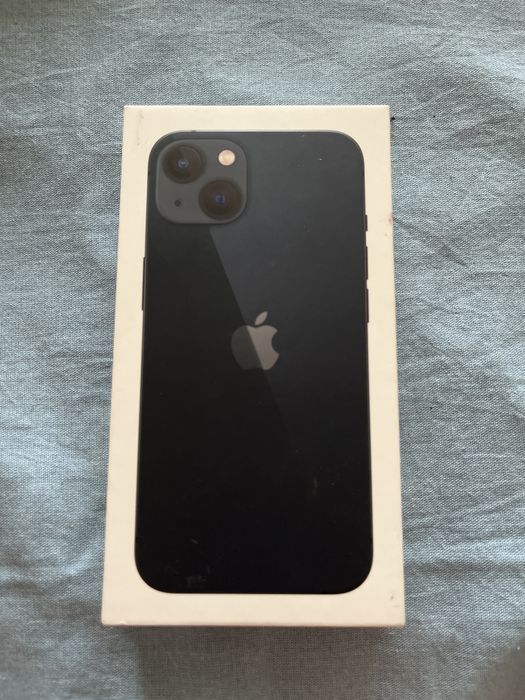 iPhone 13  продам в хорошем состоянии