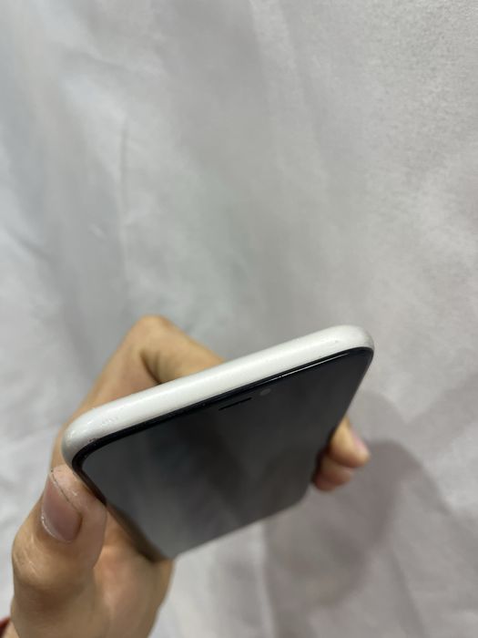 IPhone 11 64GB LL/A.       .