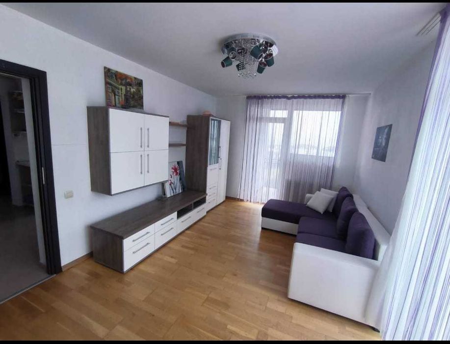 Vând apartament zona Subcetate