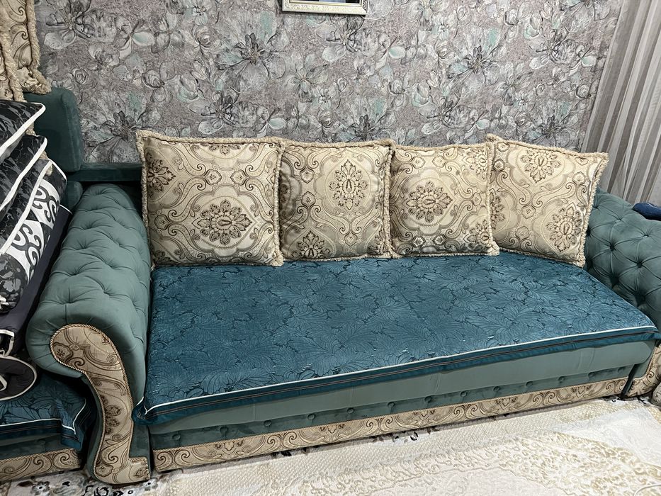 Продам диван , в хорошем состоянии .