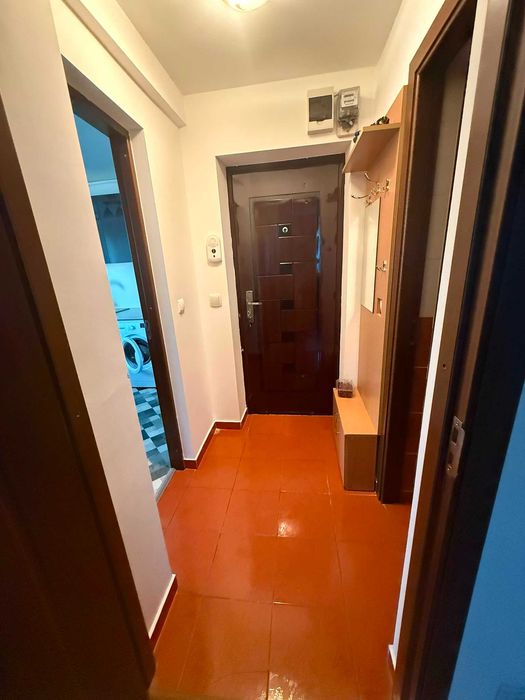 Închiriez apartament