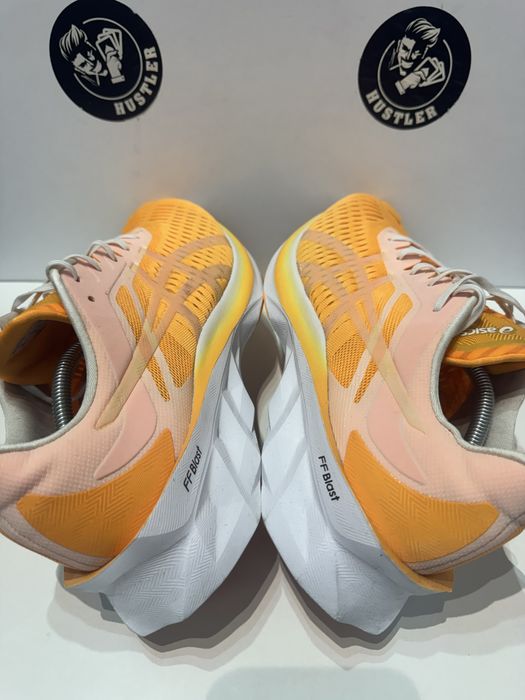Маратонки ASICS NOVABLAST . Номер 46