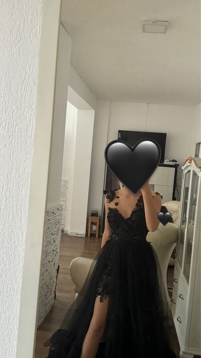 Vând rochie de bal/ocazie/eveniment(neagra ),marimea xs-s