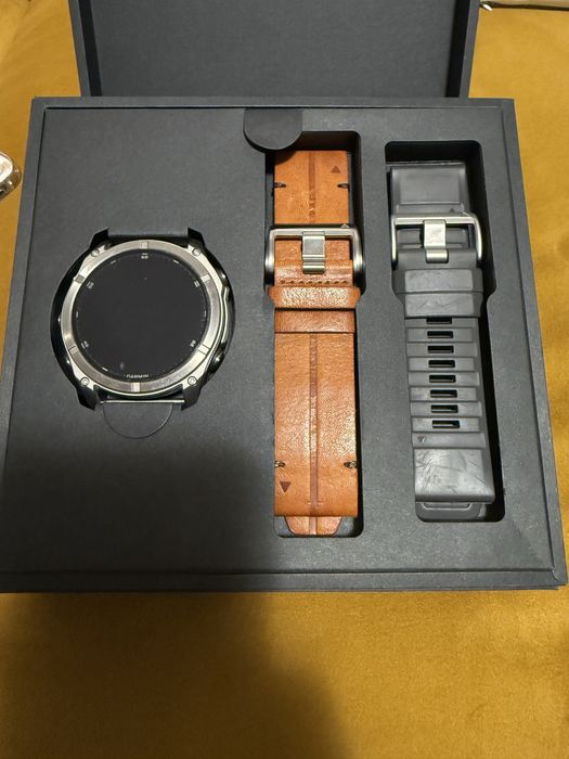 Garmin Fenix 8 AMOLED Sapphire Bare Titanium 51 mm