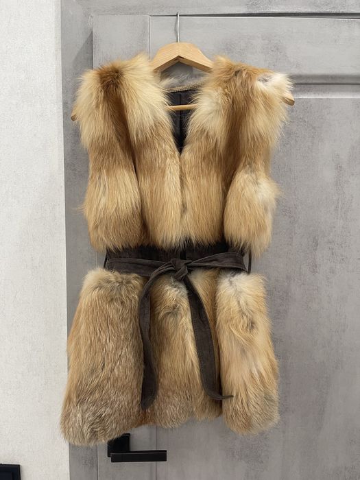 Продам лисью жилетку